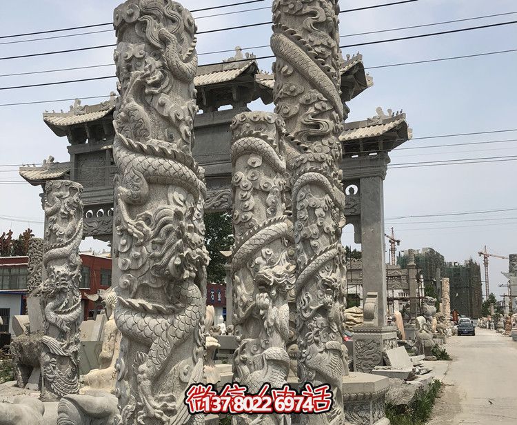 精美石雕龍柱擺件，為寺院景觀增添華麗風(fēng)采