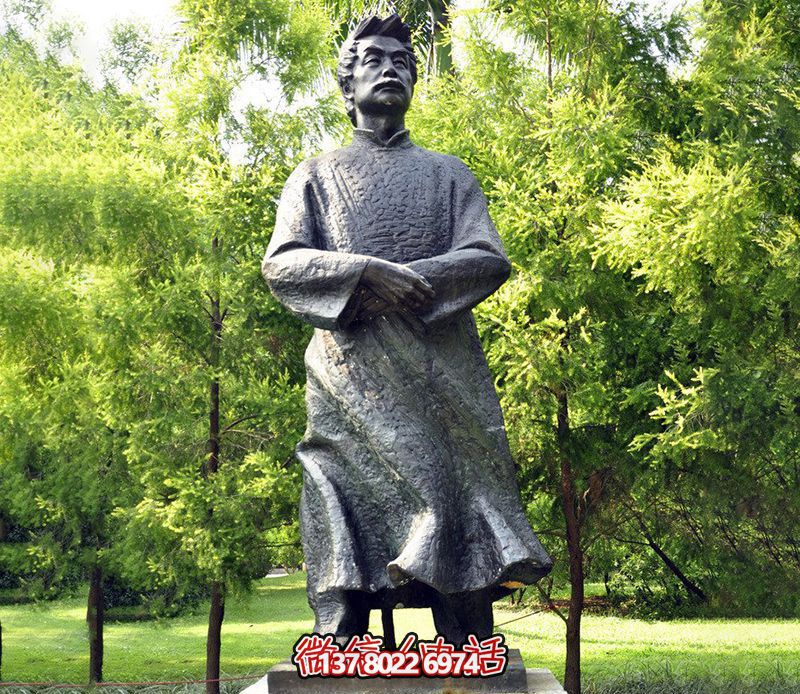 玻璃鋼魯迅人物雕塑，為公園景觀裝飾點綴