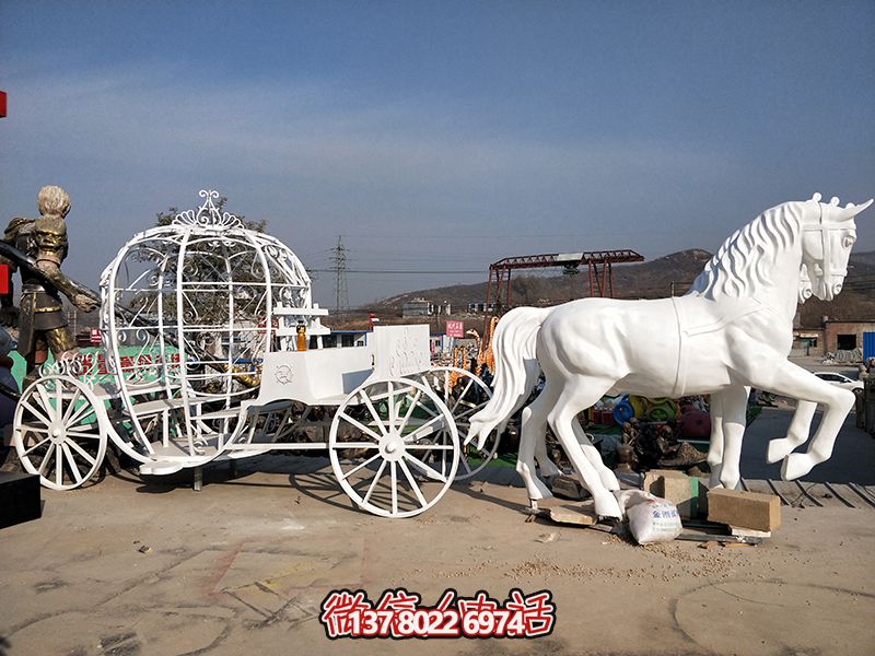 游樂(lè)場(chǎng)公園不銹鋼創(chuàng)意馬車雕塑